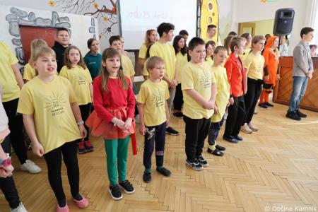 POTUJMO V KAMNIK. KDO GRE Z NAMI